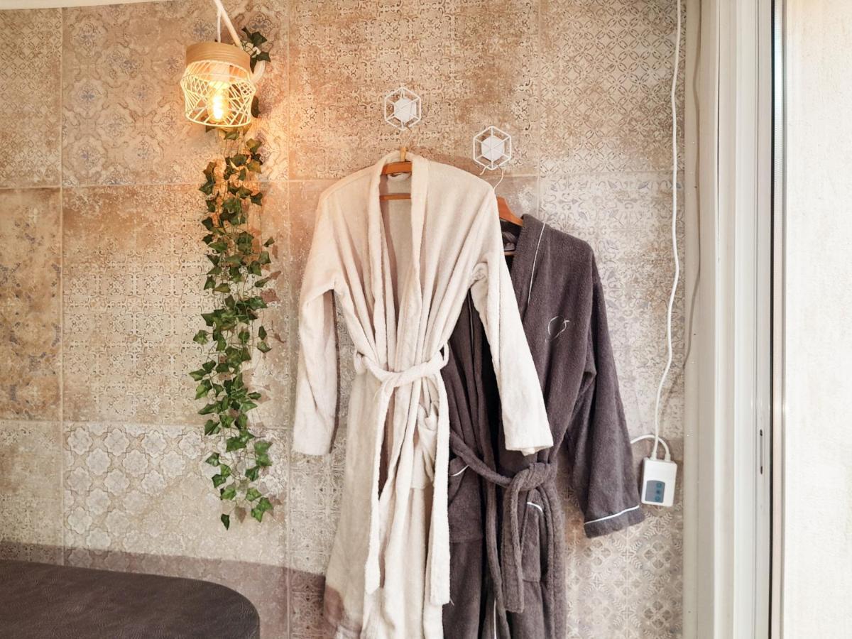 Lux, Chambre Spa Privatif Valenciennes Aulnoy-lez-Valenciennes Exterior photo